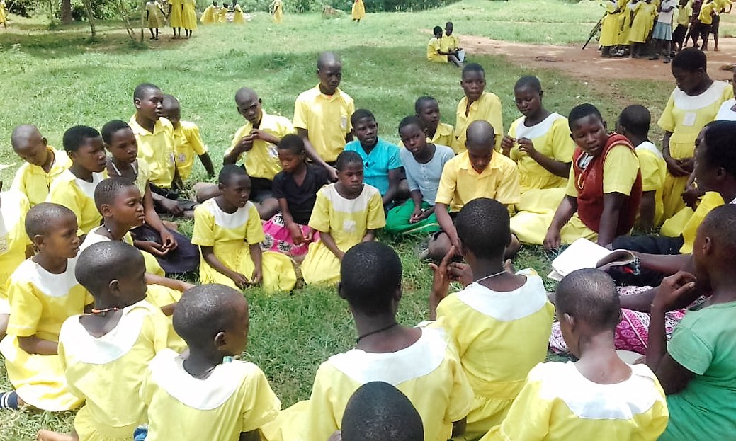 A School Family Initiative group meeting outdoors